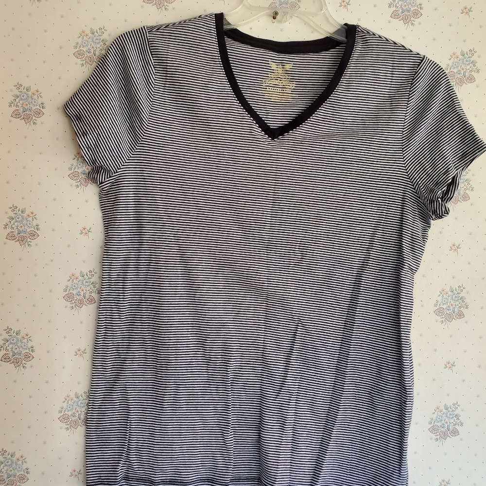 Faded Glory V-neck Tee